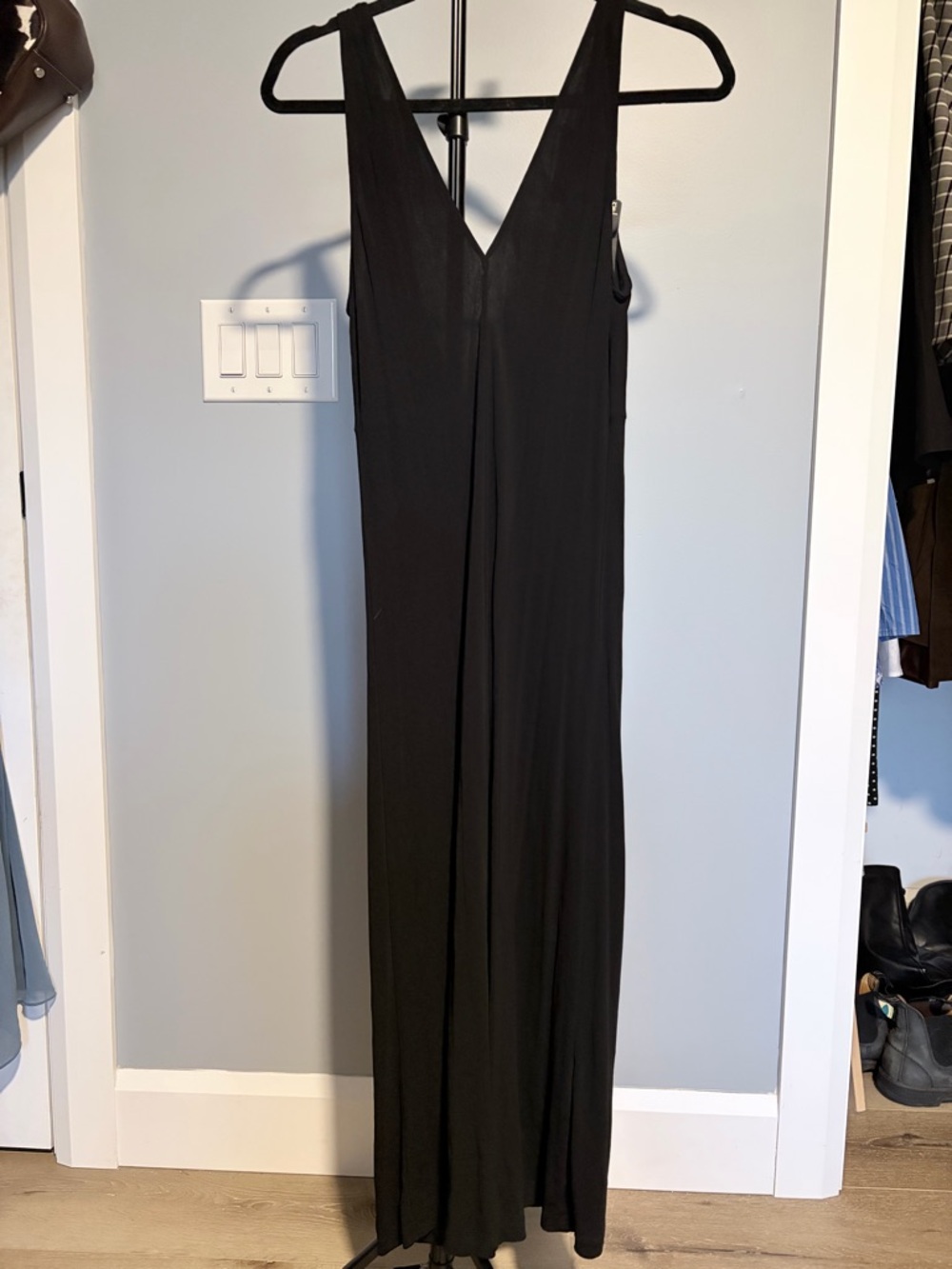 Massimo Dutti Black Sleeveless V-Neck Maxi Dress